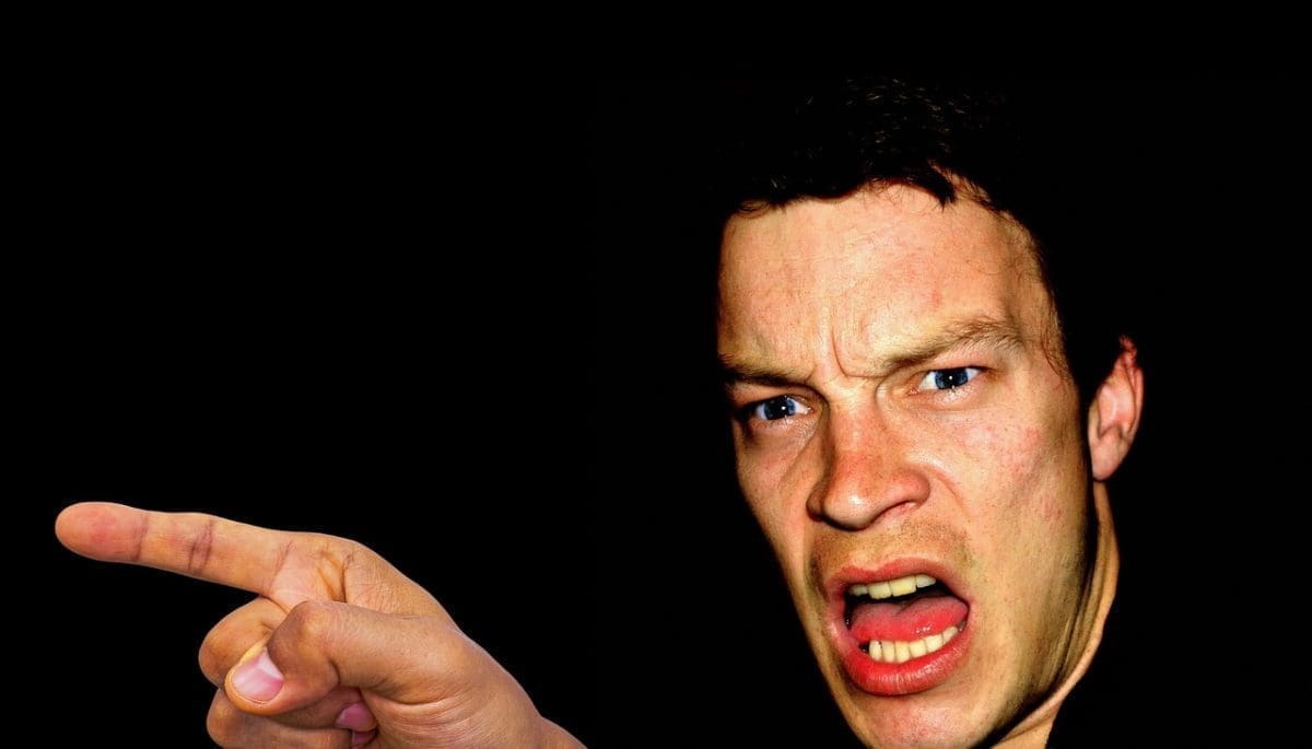 Radnik stalno kasnio na posao pa dobio otkaz, sindikat ga žestoko branio