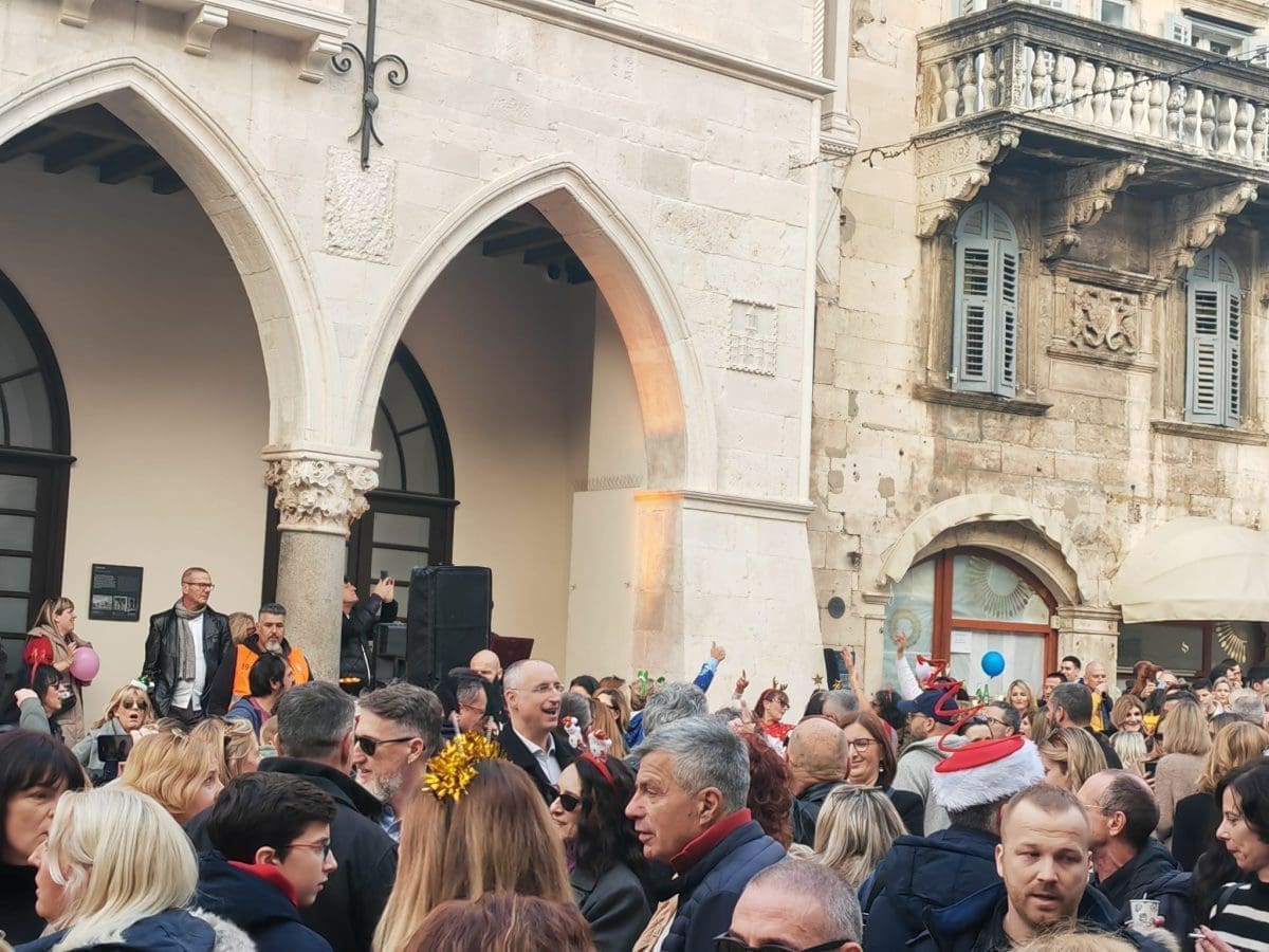 pjaca stara godina 1