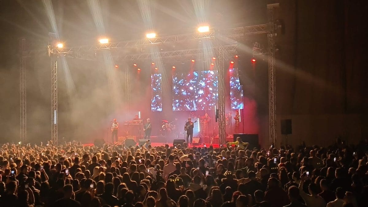 ČEKAO SE NJEGOV KOMENTAR "Publika od 15 do 65 u transu.Jedina borba protiv cajki je grupa Dalmatino"