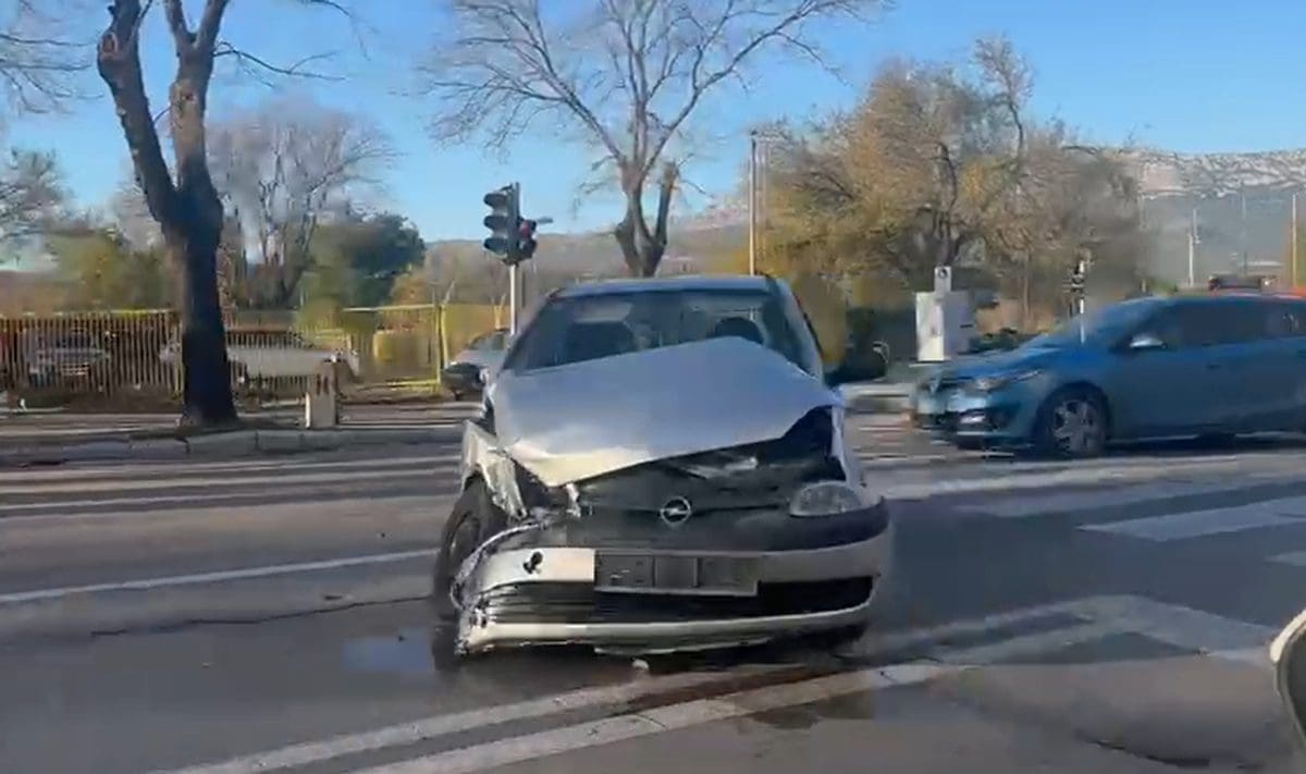 Pogledajte kako je izgledao sudar kod Poljuda. Imamo video snimku...