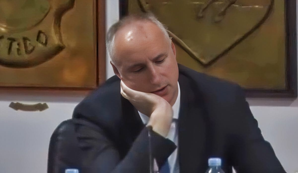 Stranka objavila Puljka kako spava na sjednici: "Uobičajeno aktivan, konstruktivan i efikasan"