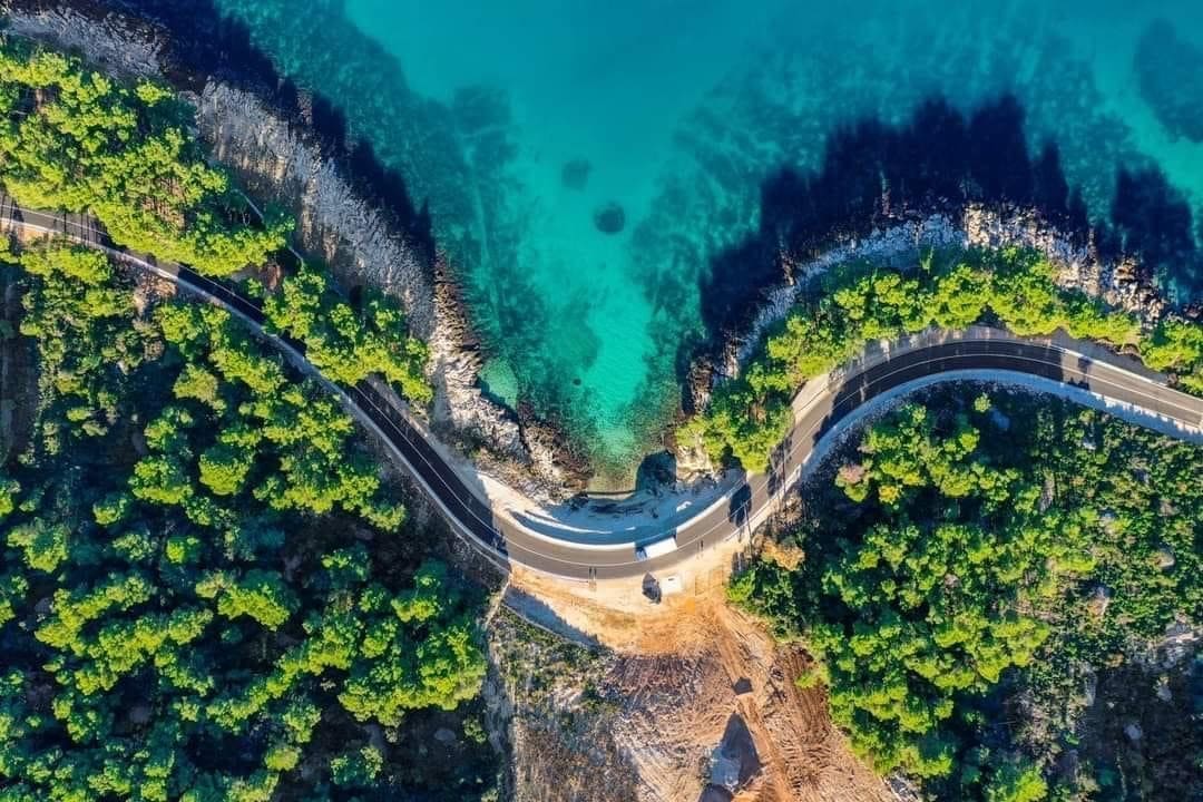 POGLEDAJTE SAMO TU CESTU Rekonstruirana dionice županijske ceste ŽC 6161, Vela i Mala lučica te Punta Barakadela