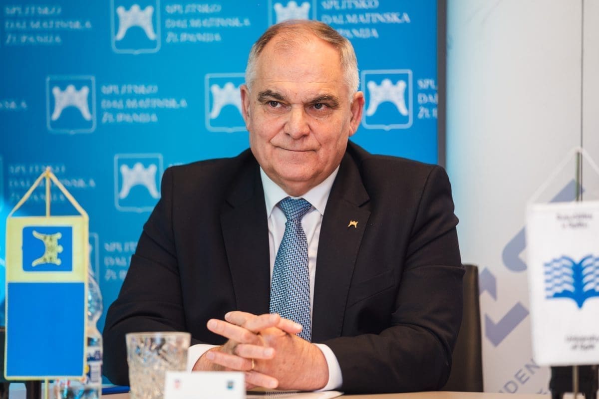 Županija pomaže obitelji s više djece na školovanju: Otvoren javni poziv za program "Budi tu - tu je tvoj dom"