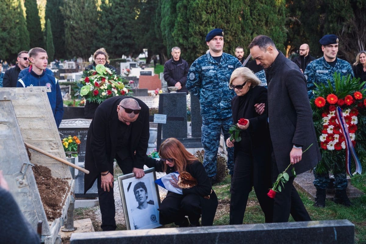 1 4 mario boljat sprovod 44