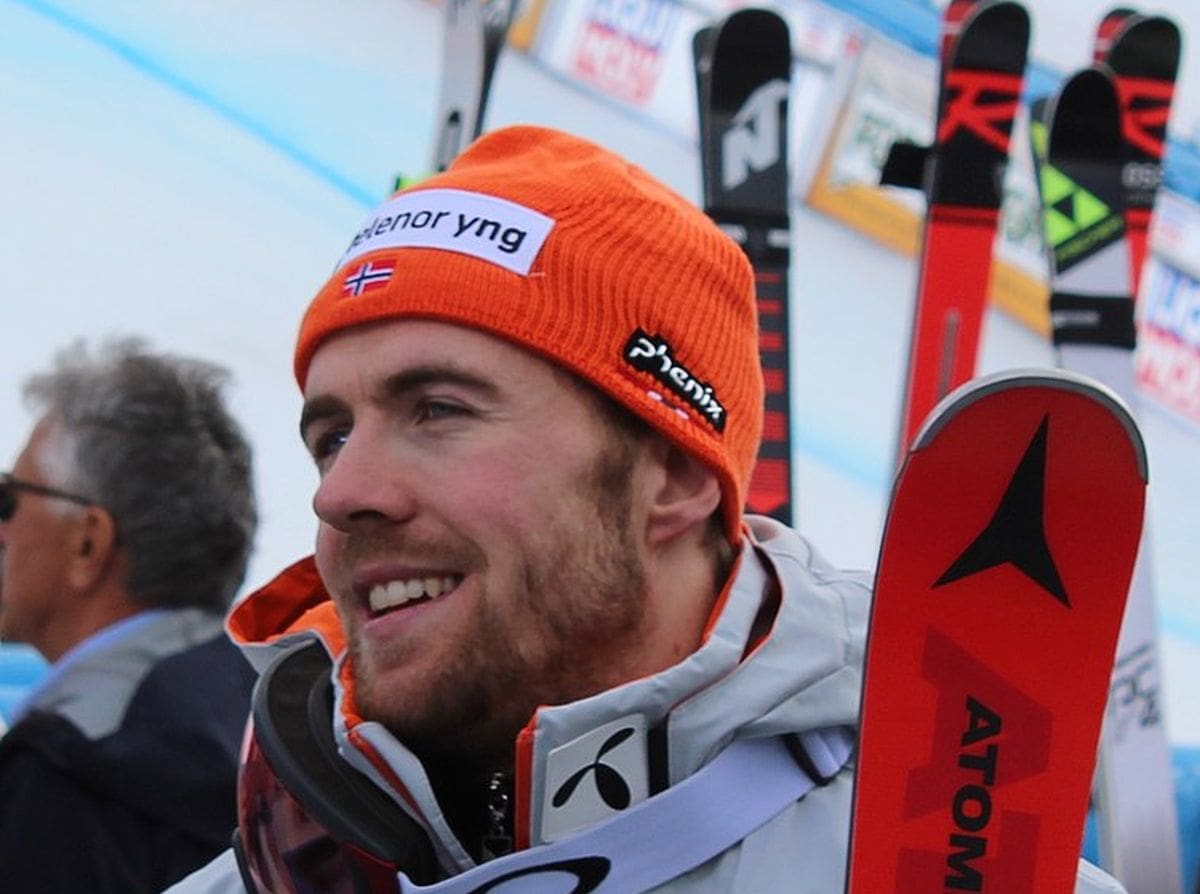 Nesreća u drugoj utrci Svjetskog kupa. Helikopterom prebacili ozlijeđenog skijaša u bolnicu