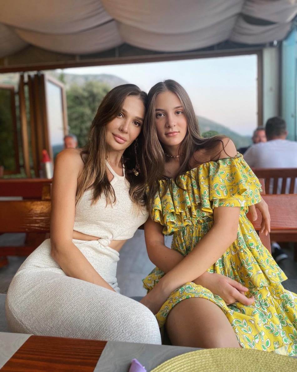 Tatjana Dragovic i Amber Marija Ivanisevic