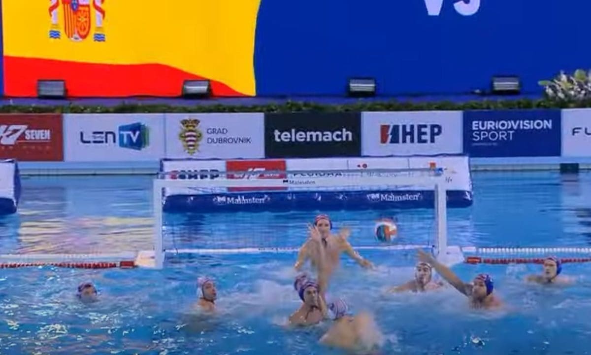 Premijer s tribina pratio hrvatske vaterpoliste u okršaju sa Španjolskom: Hvatao se za glavu...