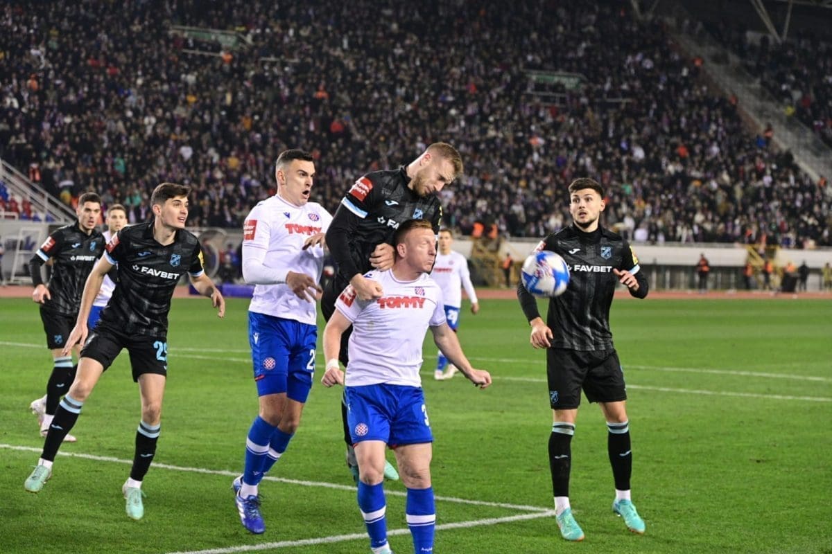 JADRANSKI DERBI Rivalstvo Hajduka i Rijeke kroz povijest. Hoće li Hajduk danas zasjesti na čelo prvenstvene ljestvice?