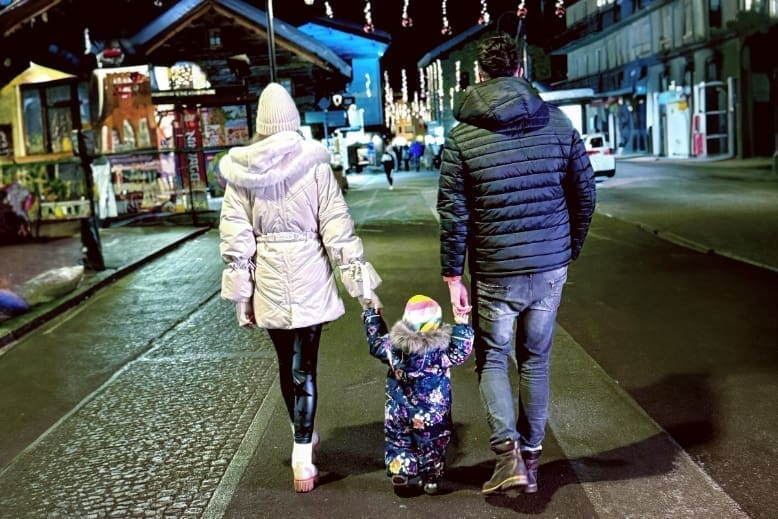 PRVI PUT JAVNO Hana i Grašo prošetali preslatku Albu