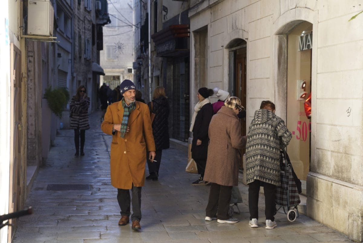 E MOJ GRADE, ŠTO TI RADE Hoće li Rivom zamirisati prženi krumpirići, a Palača postati prvo i jedino mjesto okupljanje partijanera? Ključ u bravu!
