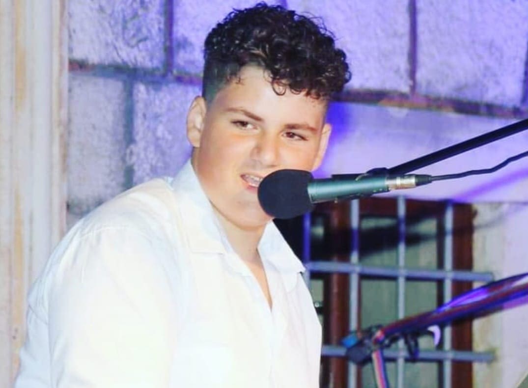 KUMČE VINKA COCE IDE NJEGOVIM STOPAMA ''Pa nekako mi je to cilj da malo pokažem i mladosti da ne moraju biti sve cajke nego da postoje jako lipe pisme"