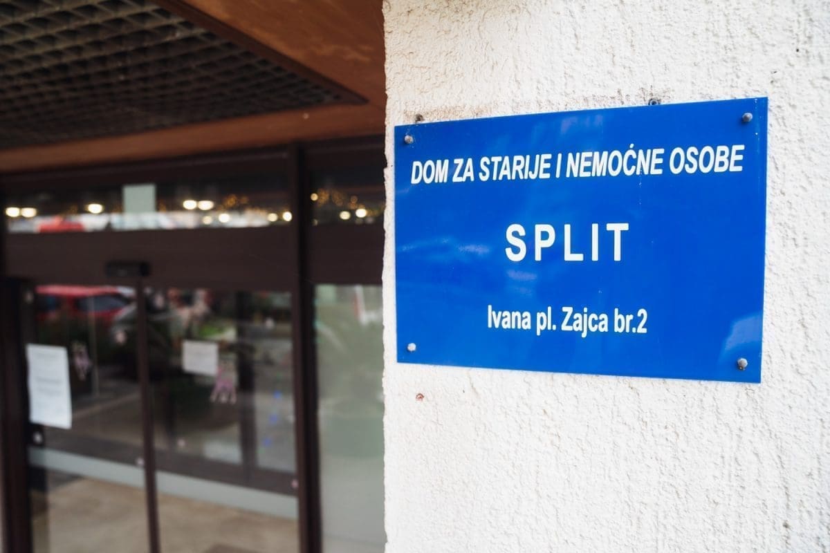 1 5 dom za starije i nemocne zenta 19