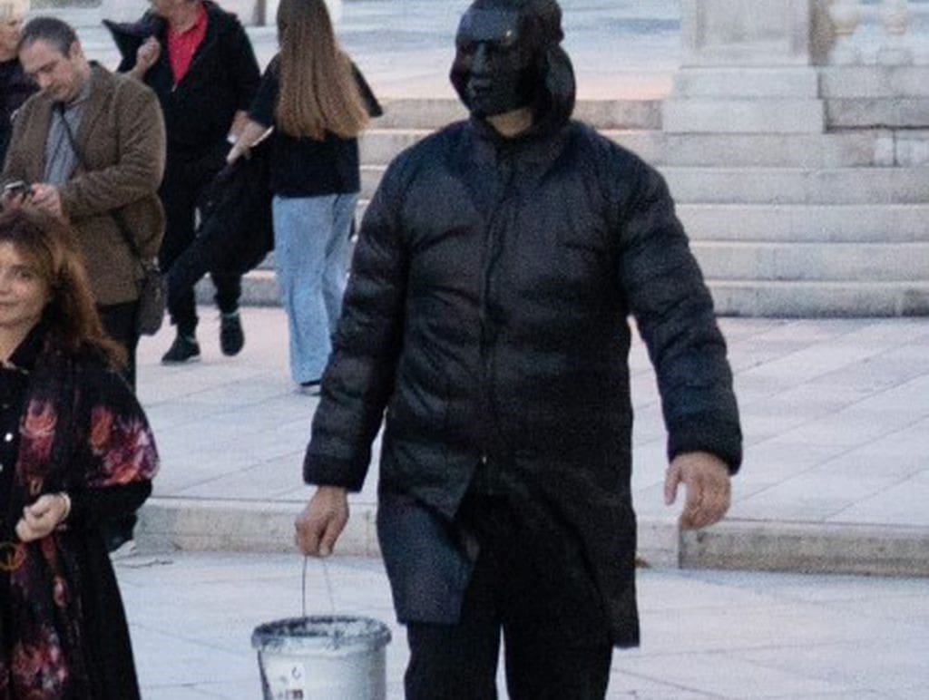 INCIDENT U DALMACIJI Maskirani muškarac napao SDP-ovce: prolio ih bojom pa pobjegao