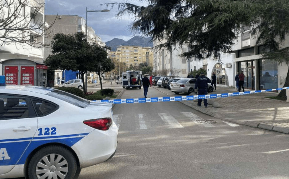 GRAD POD BLOKADOM Pucnjava u Crnoj Gori, ubijena jedna osoba, napadač u bijegu