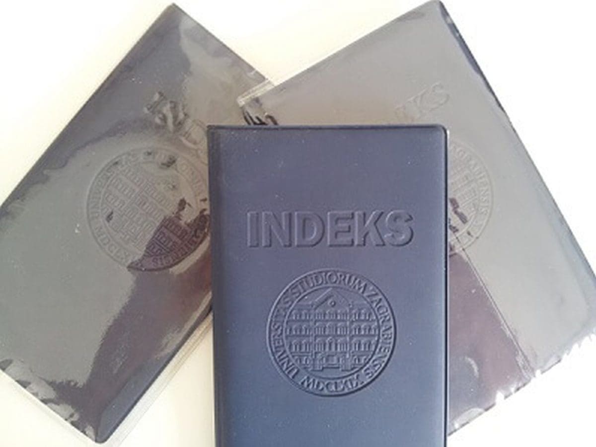 NOVČANICE ZA SREĆU? Profesor medicine u indeksima pronašao novce; evo što je poručio studentima