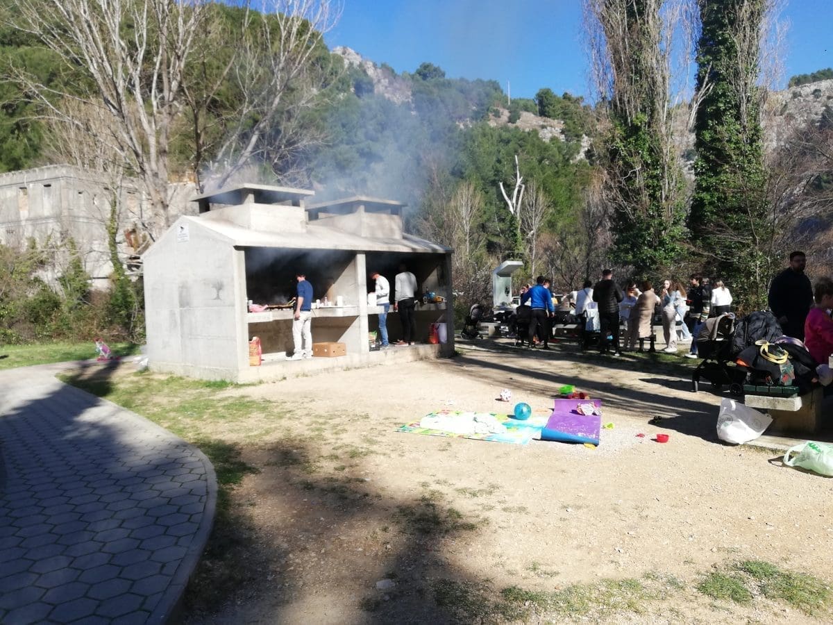 POPULARNO IZLETIŠTE Druženje, rekreacija i roštilj: Solinjani navalili na izvor Jadra