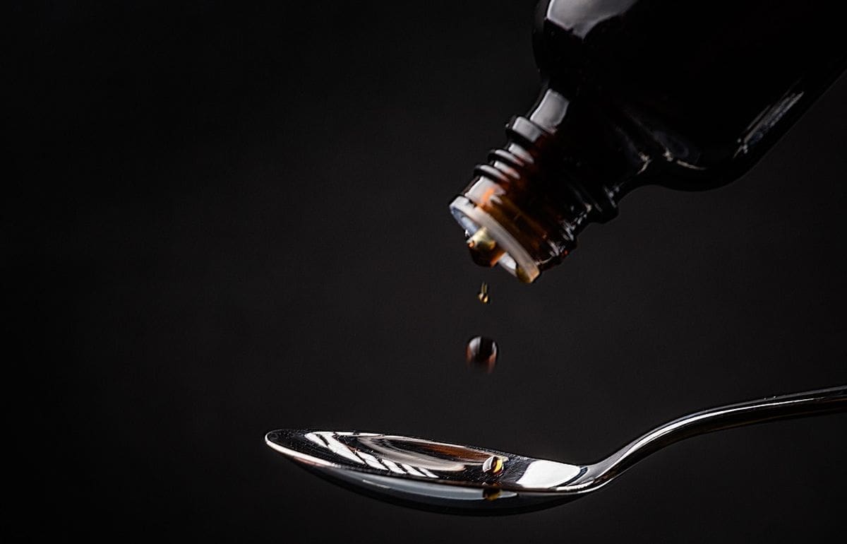 OD OTROVNOG SIRUPA ZA KAŠALJ UMRLO 68-ERO DJECE Osuđene 23 osobe, obiteljima će se isplatiti odšteta