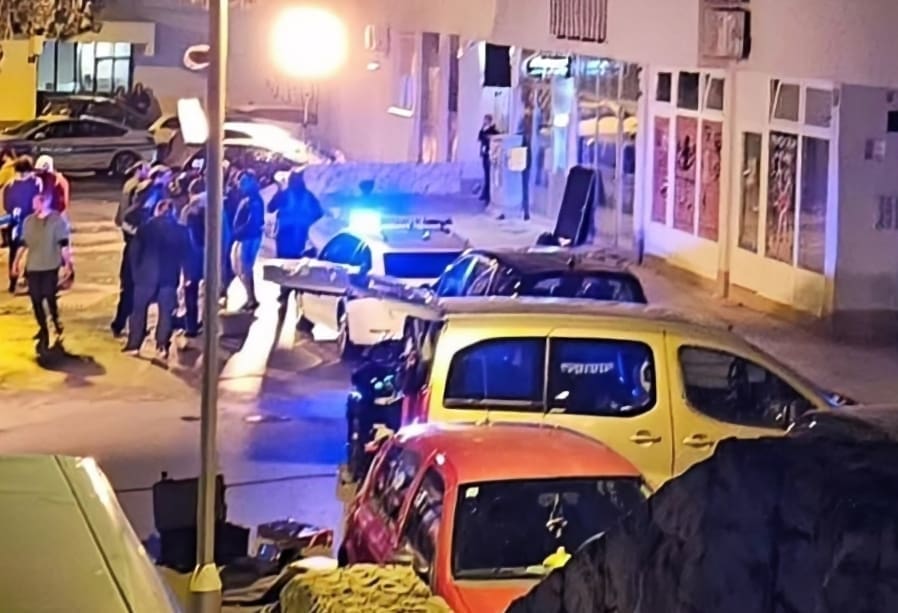 VIDEO Splićani se večeras prepali jer su pomislili da se dogodilo nešto vrlo loše. Ipak, razloga za brigu nije bilo jer se snimaju kadrovi filma