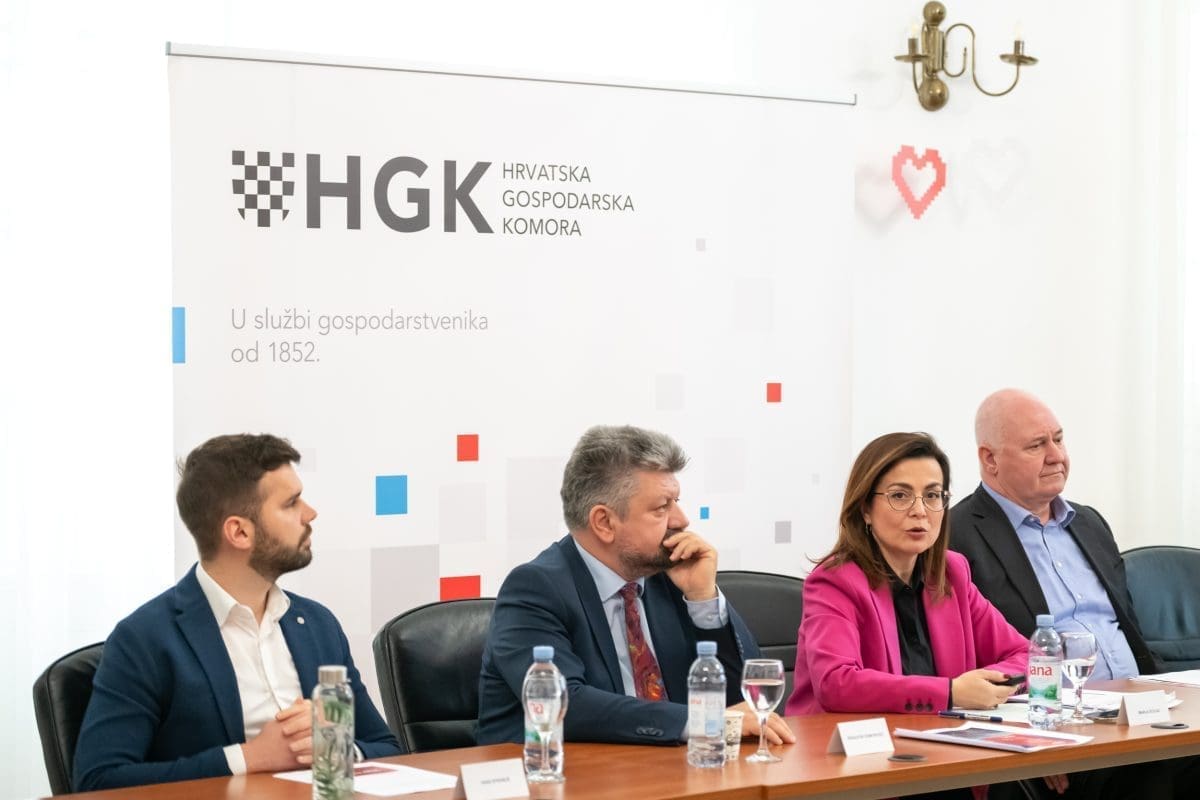 Strunje Domitrovic S c ulac C ovic