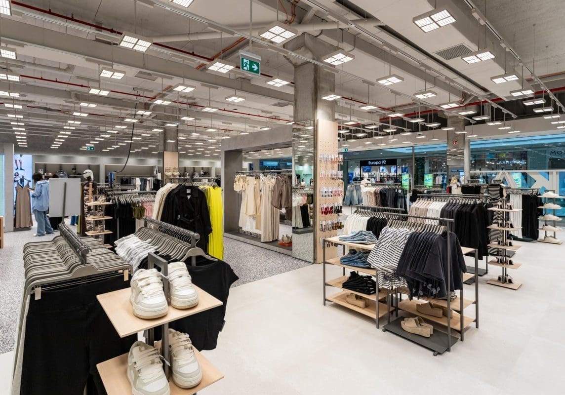 bershka mall of split 4