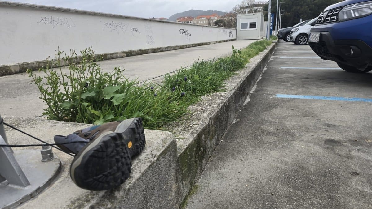 BURNA NOĆ NA BAČVICAMA Tko je izgubio cipelu?