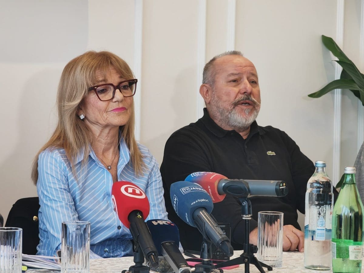 hotel corner press 2 