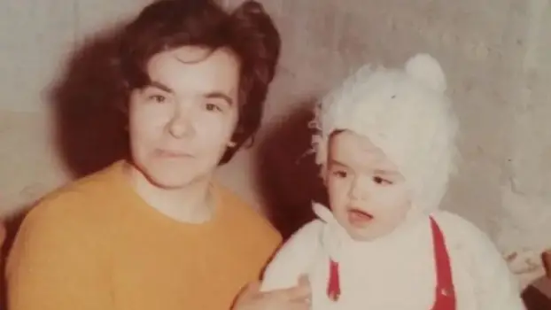 PREPOZNAJETE LI PJEVAČICU SA SLIKE? Prekinula je školovanje i odselila se iz Splita