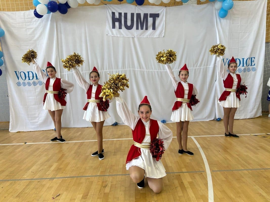 Bračke mažoretkinje kući donijele dva zlata, tri srebra i broncu