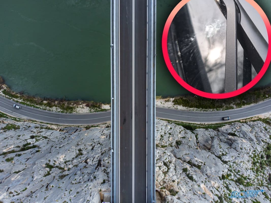 ŽENA VOZILA TEK KUPLJENI AUTO, PA DOŽIVJELA ŠOK "Točno ispod novog mosta na Cetini pala je ogromna količina vode i kamenja na mene. Je li moguće da su most prali šmrkom bez zatvaranja prometa?"