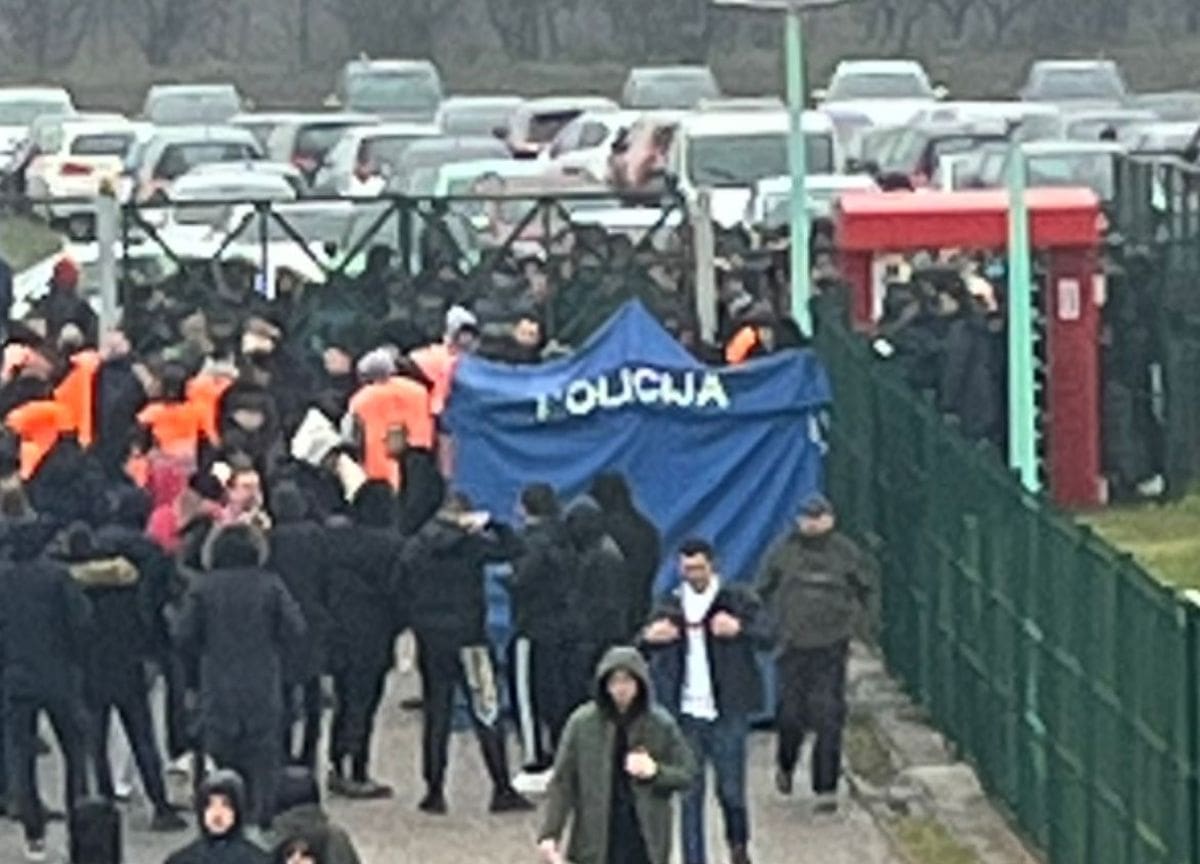 OPET ĆE PROPUSTITI VEĆINU UTAKMICE? Brojni navijači Hajduka nisu ušli na vrijeme na utakmicu u Velikoj Gorici