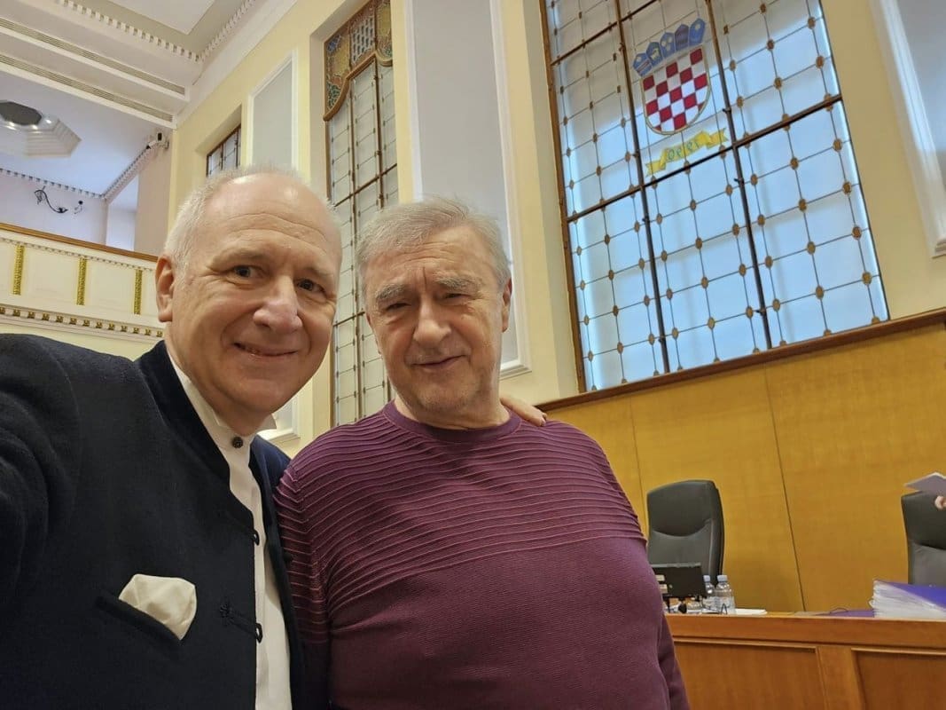 Opara pozirao s Prkačinom: "Zajedno smo rušili komunizam i gradili novo društvo"