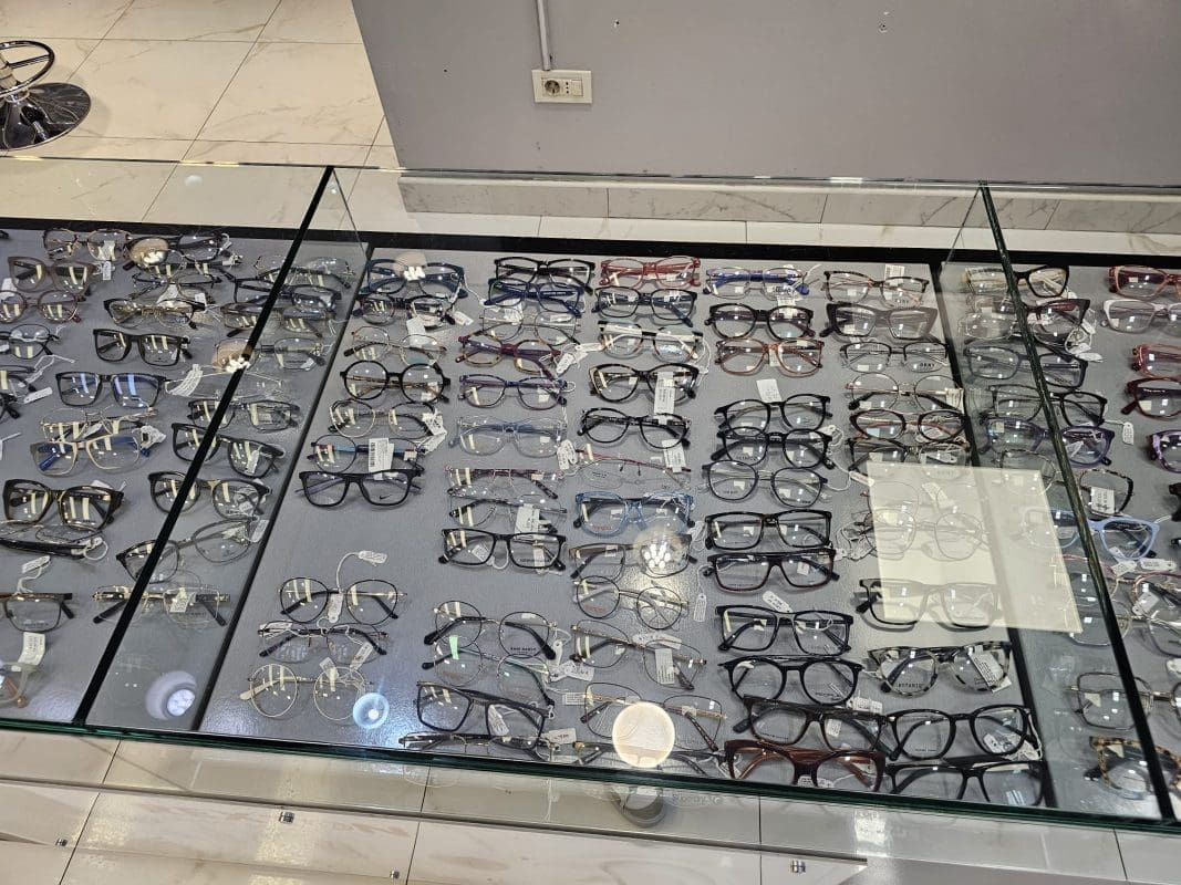 Optika Verdi prazni police, svi dioptrijski okviri sniženi su od 60-90%