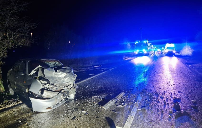 Policija objavila detelje: Mladić (25) iz prepolovljenog BMW-a teško ozlijeđen