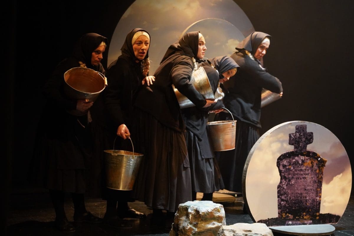 HDZ Split je povodom Dana žena svojim sugrađankama poklonio hit predstavu Zakon Zagore