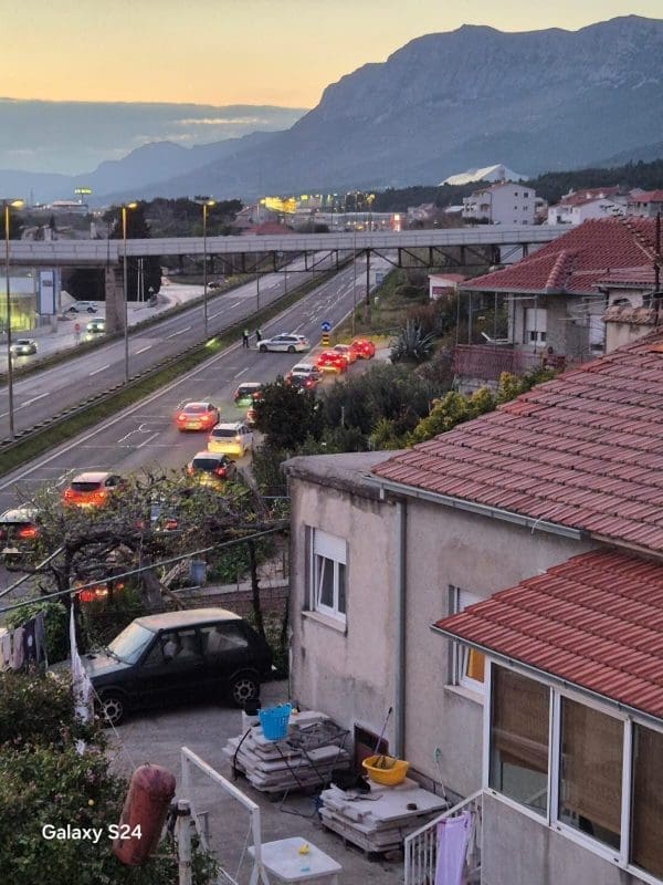 zatvorena cesta kastela