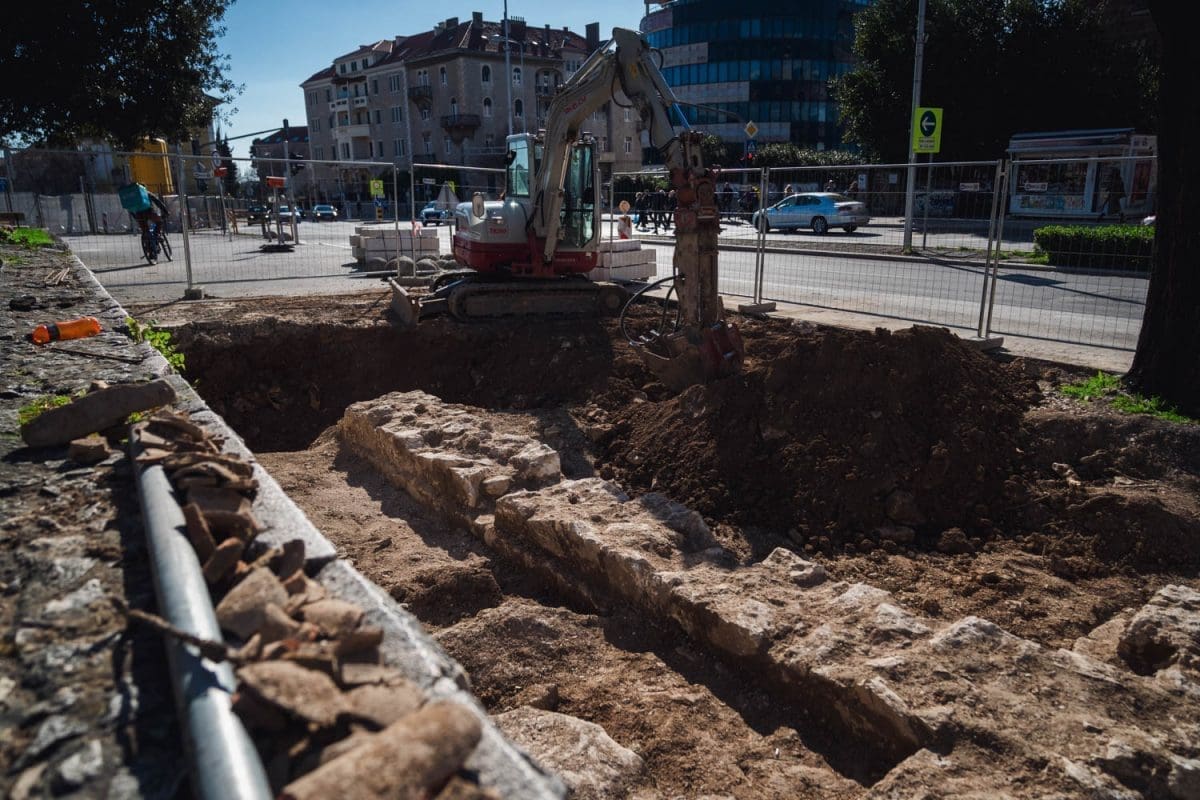 3 19 iskopine pred zupanijom 3