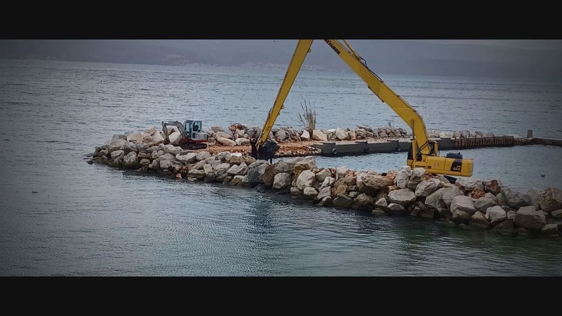 KAKO JE MOGUĆE? Luka nadomak Splita ilegalno izgrađena, institucije sve znaju: "Zna se tko radi, samo svi šute i nitko ništa ne govori"