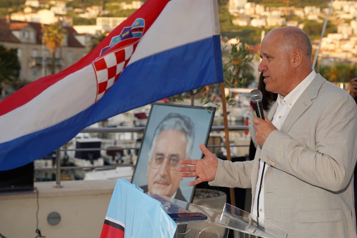 HDZ ODRŽAO SKUP U MAKARSKOJ "Čuvajte ovo bistro more i ne dopustite da ga 17. zagade mutne rijeke nepravde"