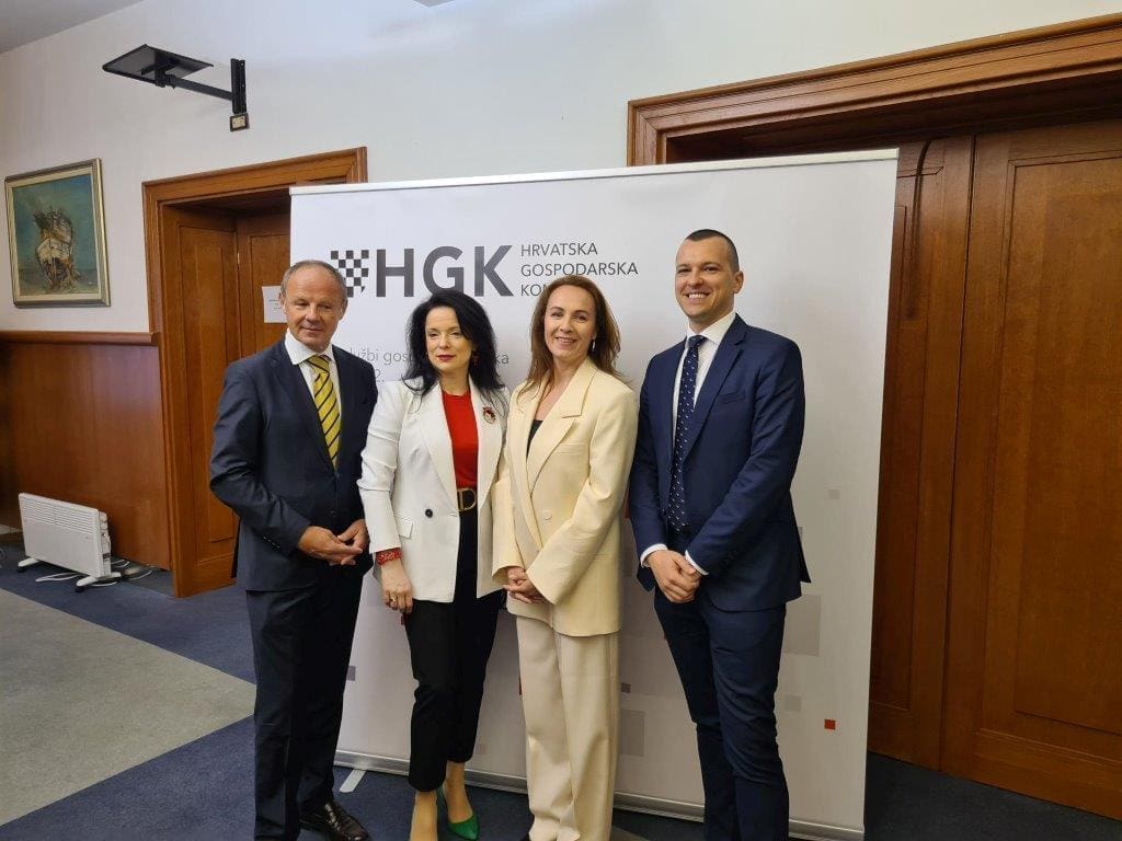 J Toma L A Tomi A Zori i J Divi 