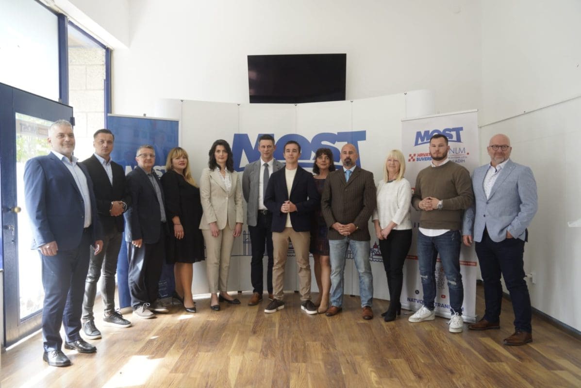 PREDSTAVLJENE LISTE MOST-A I KOALICIJSKIH PARNERA ZA X. IZBORNU JEDNICU Petrov: "Bez obitelji nema države. Izađite na izbore, mi vam nudimo rješenja"