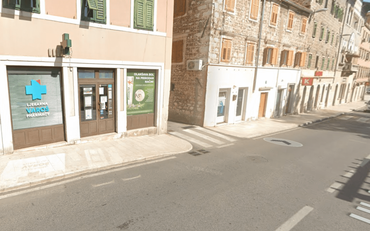 Iz ljekarne u Dalmaciji ukrao kutiju lijekova, pobjegao u Dom zdravlja i prijetio nožem