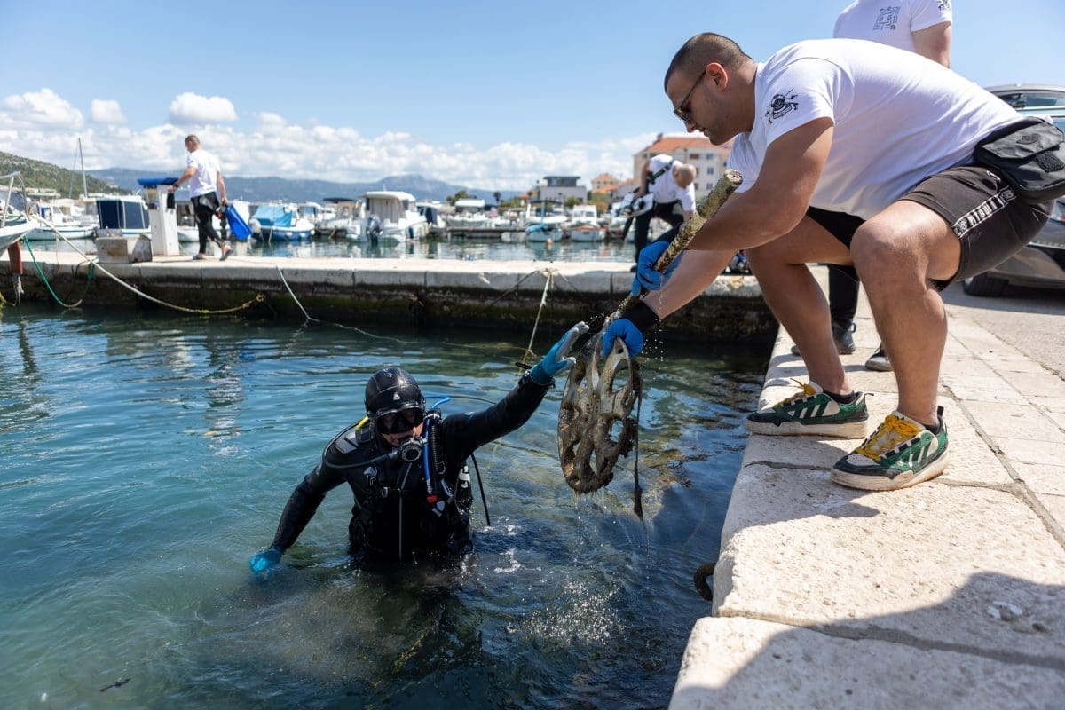 TROGIR Održana ronilačko - ekološka akcija čišćenja podmorja