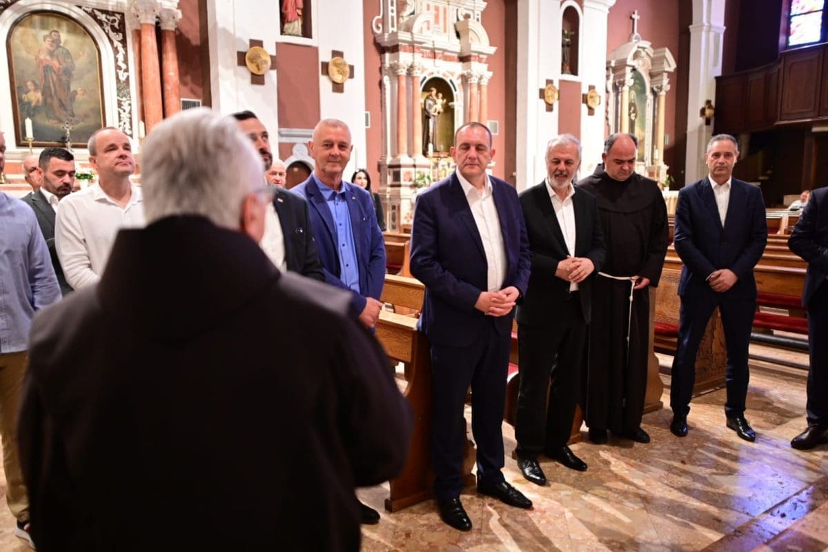 hdz sinj posjet svetistu 6