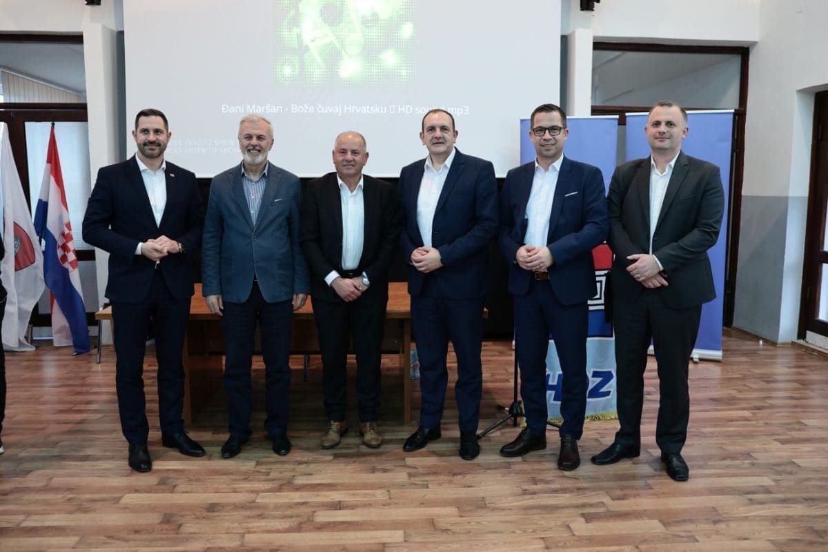 HDZ predstavio kandidate u Vrlici: "Za razliku od Rijeka (ne)pravde naše demografske mjere uključuju stambenu politiku za mlade"