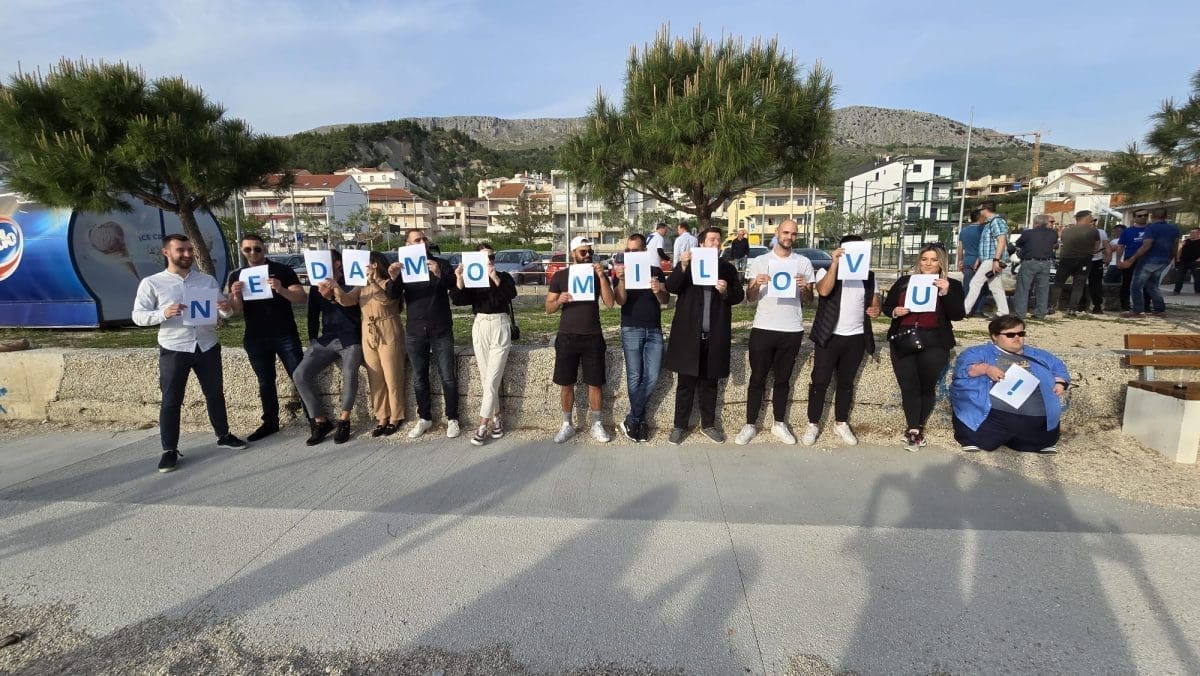 mladez hdz krava milova ne damo 9