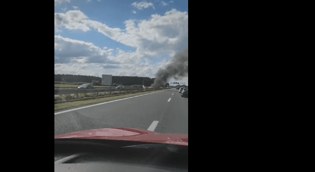 POŽAR NA AUTOCESTI Zapalio se automobil, službe na terenu