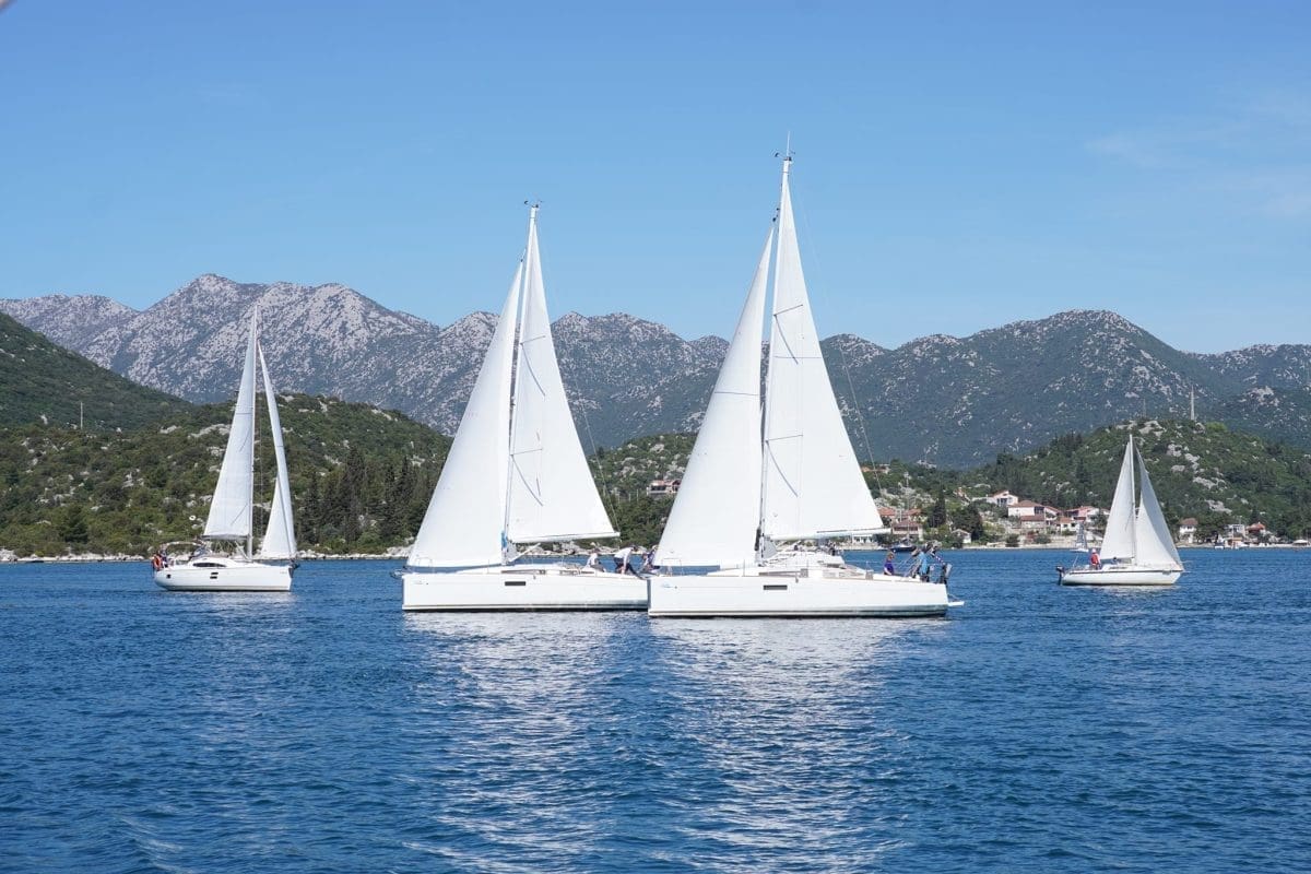 REGATA LUKA PLOČE 2024. Pogledajte kako je protekao jedriličarski dan u Pločama