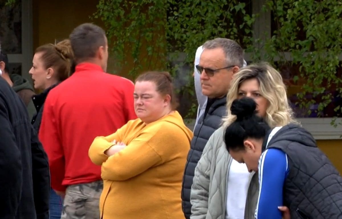 VIDEO Prijetnje oružjem u školama: Panika među učenicima i roditeljima