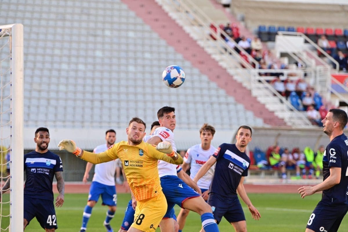 PETI PORAZ ZAREDOM ZA HAJDUK Izgubili od Osijeka 1-2