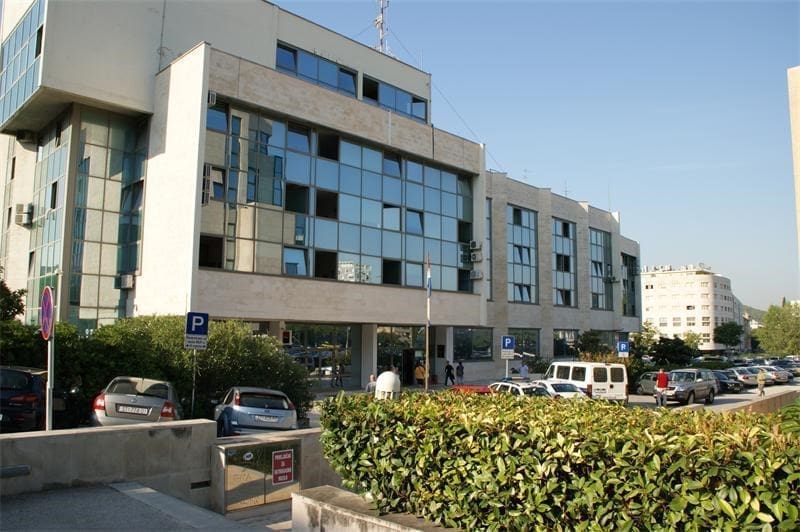 Policija: Šalteri za upravne poslove na Badnjak će raditi samo u jutarnjoj smjeni